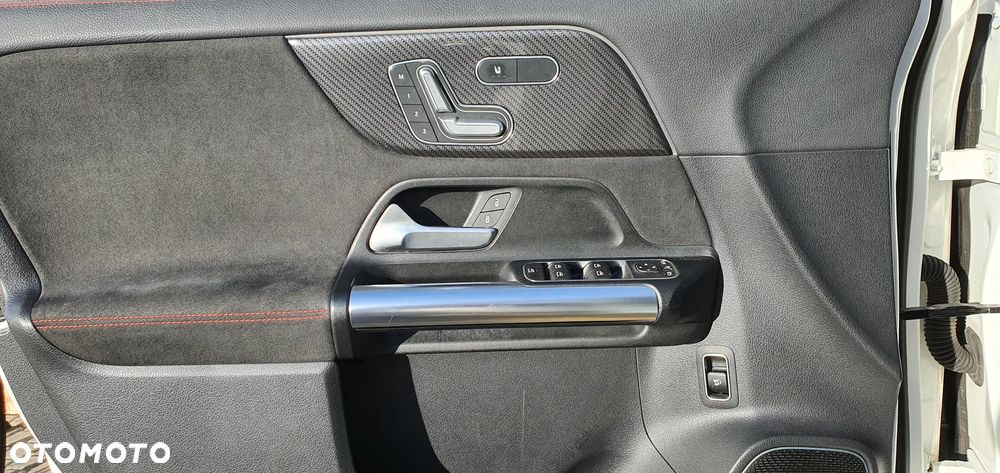 Mercedes-Benz GLA 220 d 4-Matic AMG Line - 15