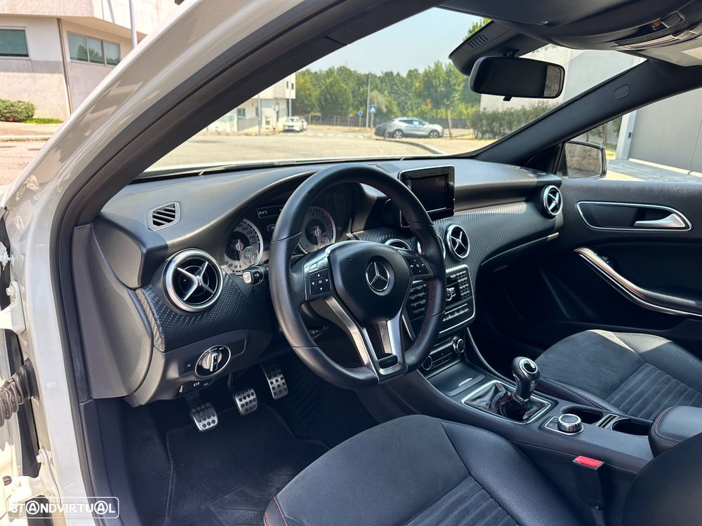 Mercedes-Benz A 180 d AMG Line - 24