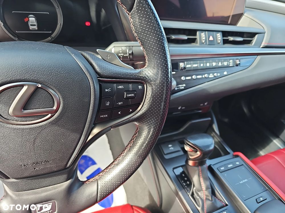 Lexus ES 300h F Sport - 18