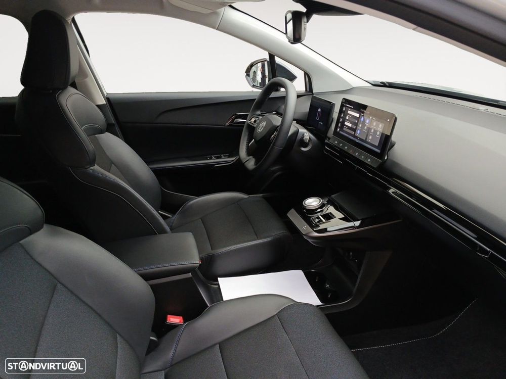 MG MG4 64 kWh Luxury - 13