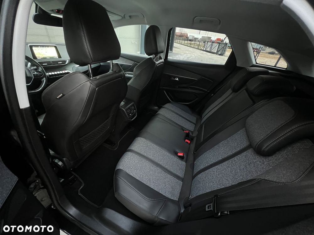 Peugeot 3008 PureTech 130 Stop & Start GPF Allure - 26