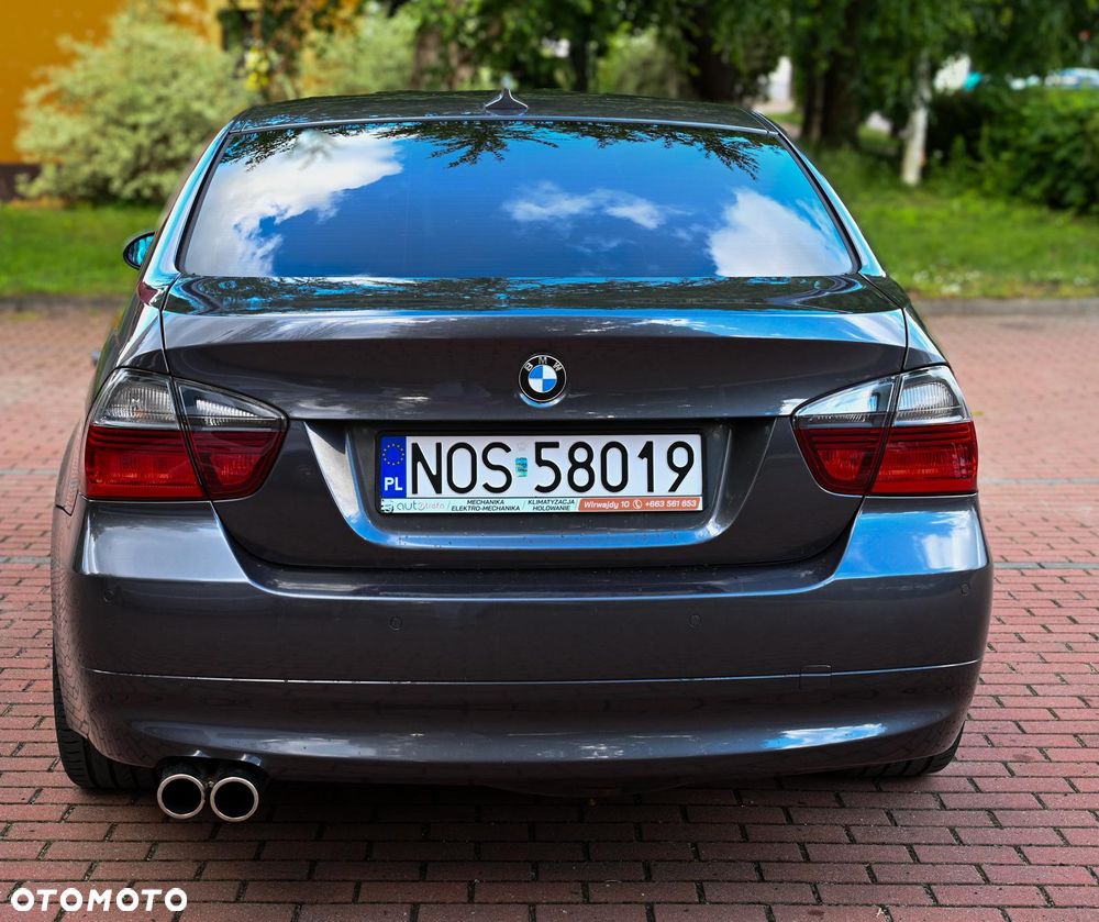 BMW Seria 3 330i - 3