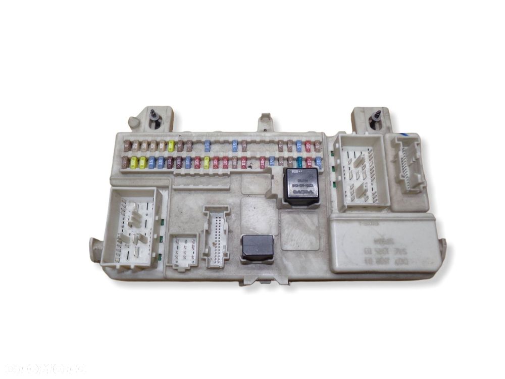 skrzynka bezpieczników 8690720 volvo c30 s40 v50 - 1