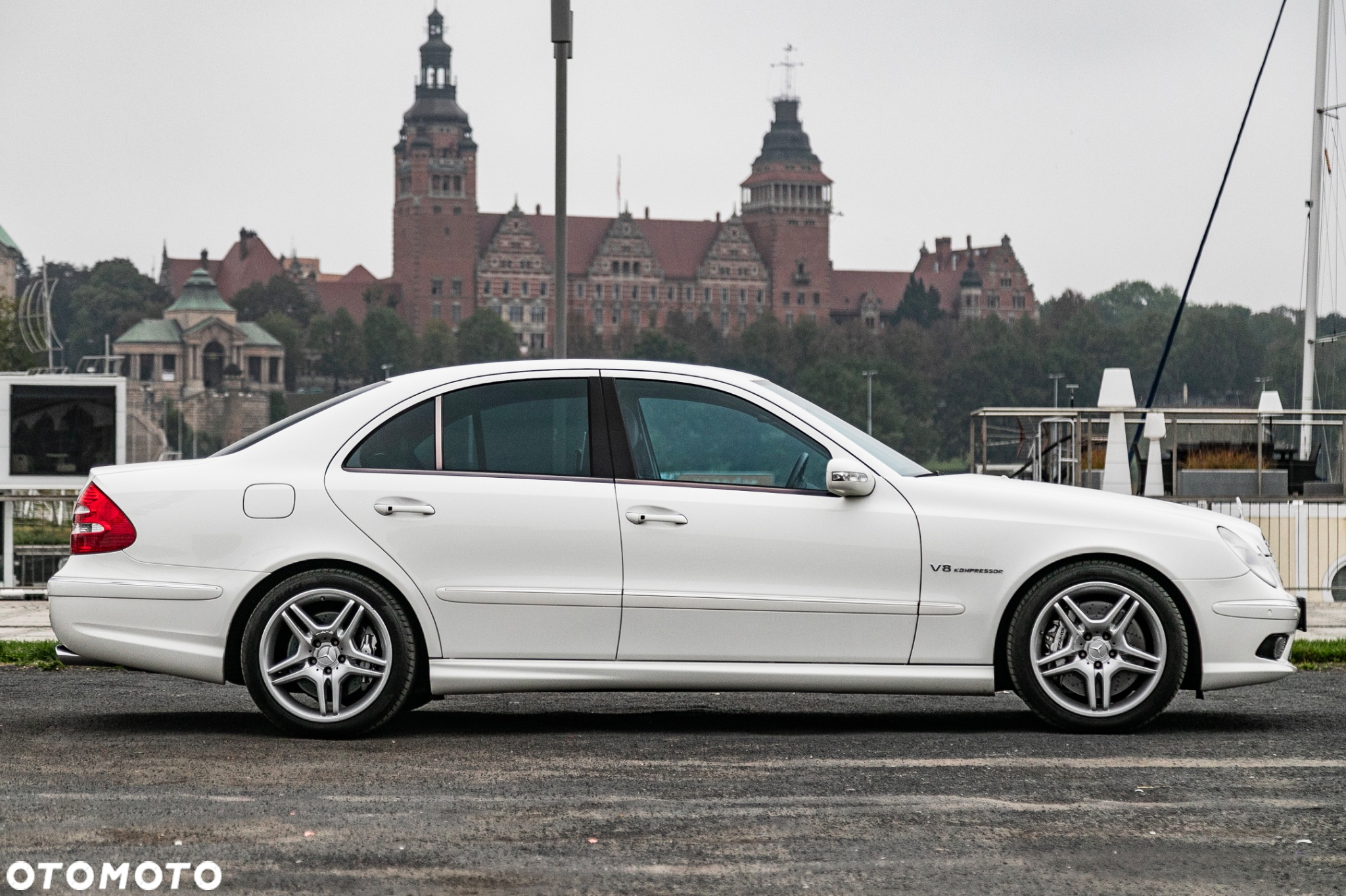 Mercedes-Benz Klasa E 55 AMG - 5