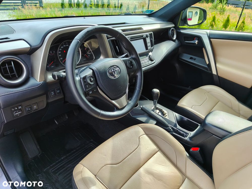 Toyota RAV4 2.2 D-4D 4x4 Automatik Executive - 11
