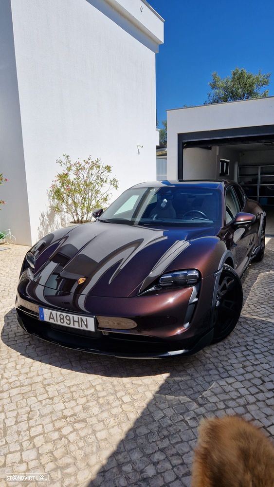 Porsche Taycan Cross Turismo 4 - 12