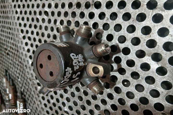 Rampa injectoare 8200057345 8200057232 8200057345 8200057232 Renault - 2