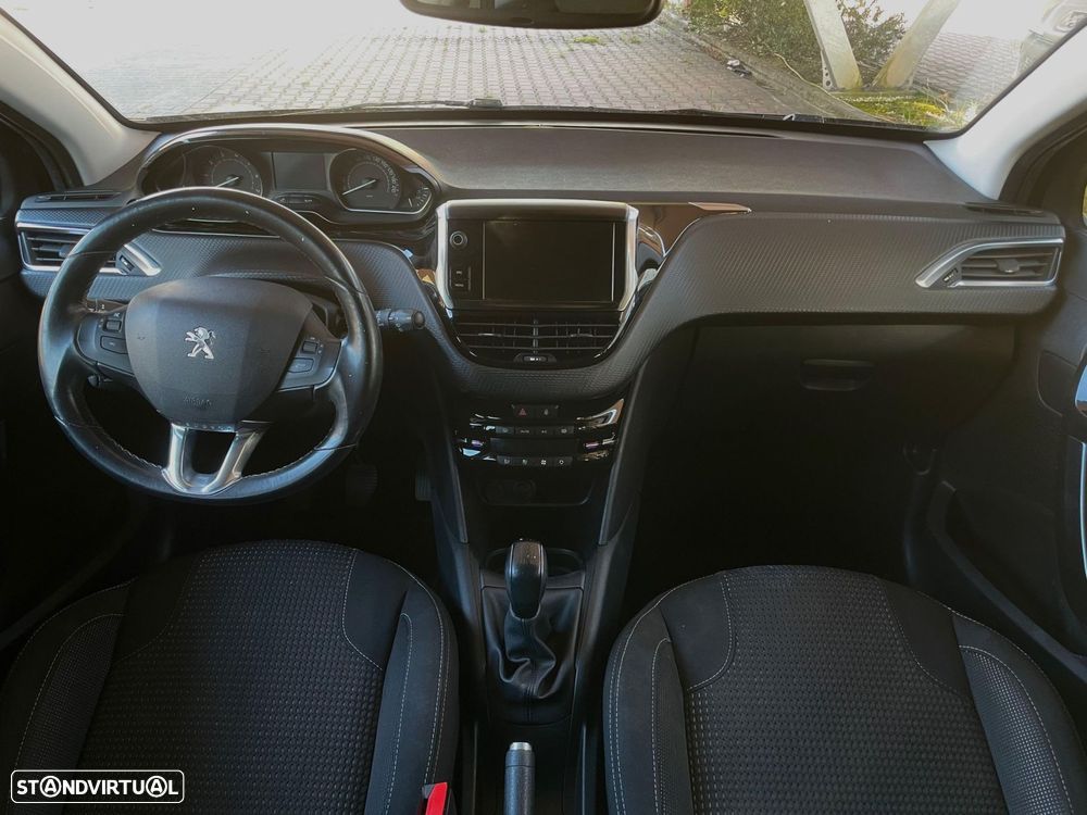 Peugeot 208 PureTech 82 Start & Stop Allure - 14