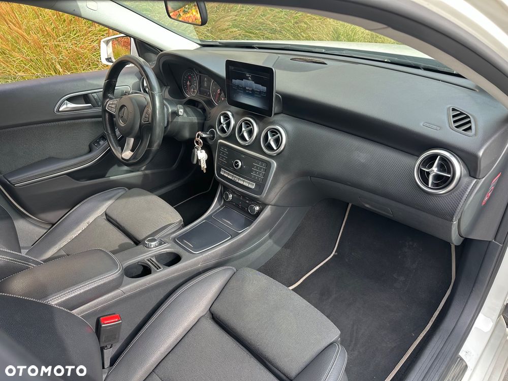 Mercedes-Benz Klasa A 180 7G-DCT - 9
