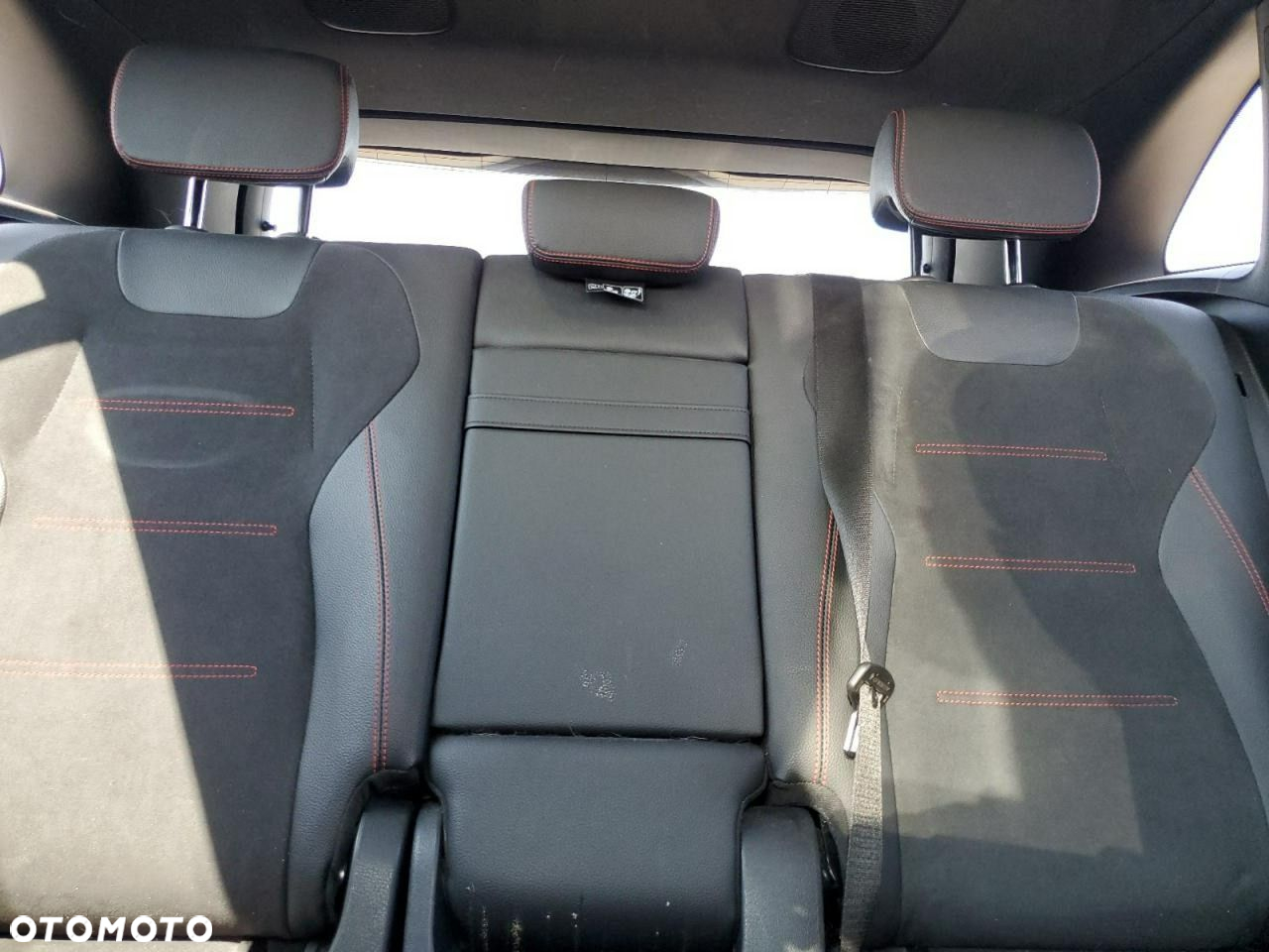 Mercedes-Benz GLA - 9