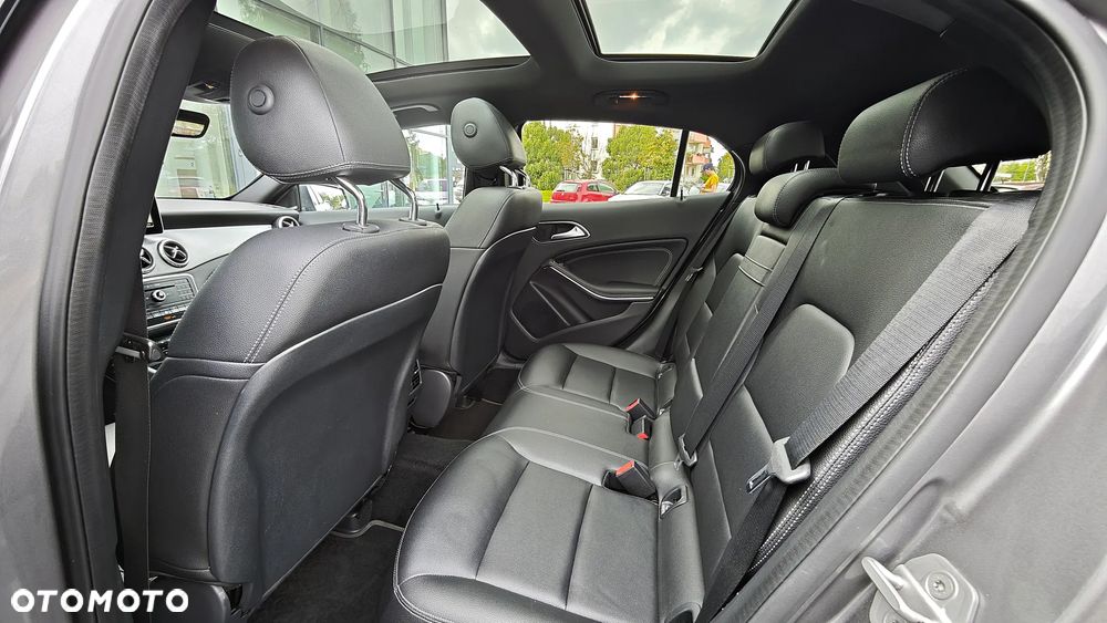 Mercedes-Benz GLA - 30