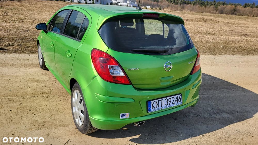 Opel Corsa 1.2 16V Edition / Active - 9