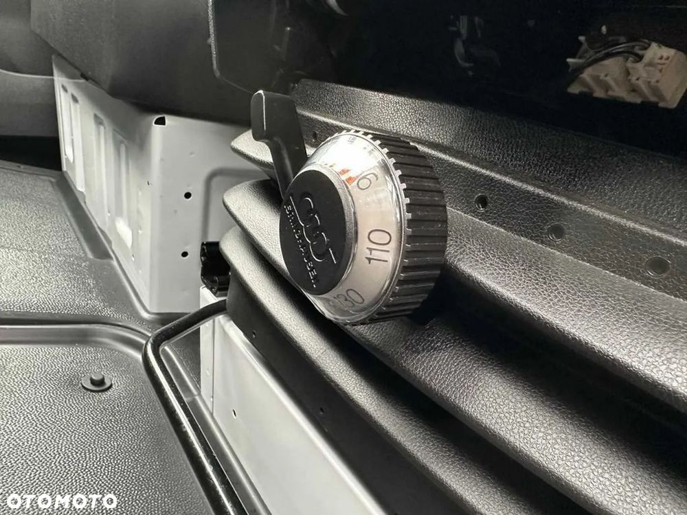 Mercedes-Benz Sprinter - 10