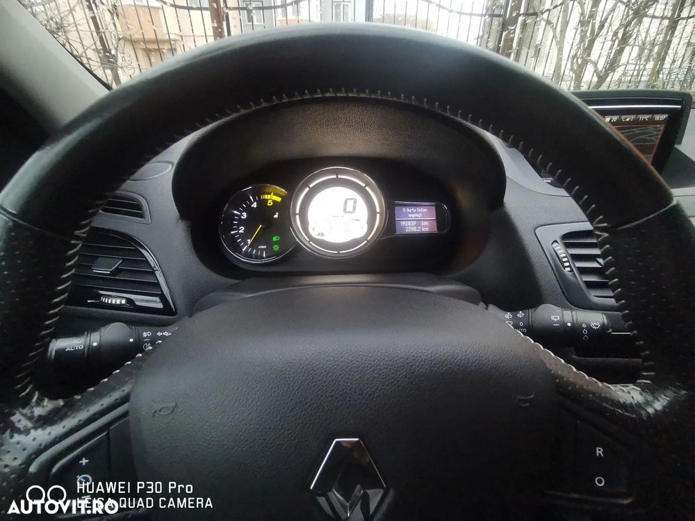 Renault Megane ENERGY dCi 130 Start & Stop Bose Edition - 11