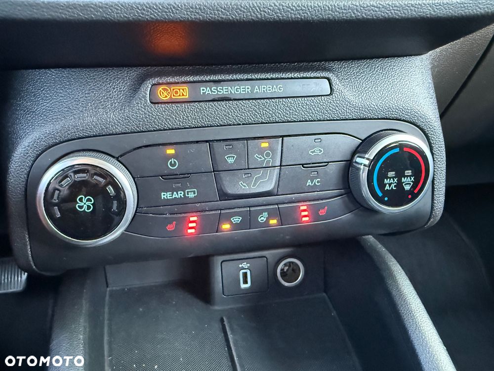 Ford Focus 1.0 EcoBoost Titanium - 31