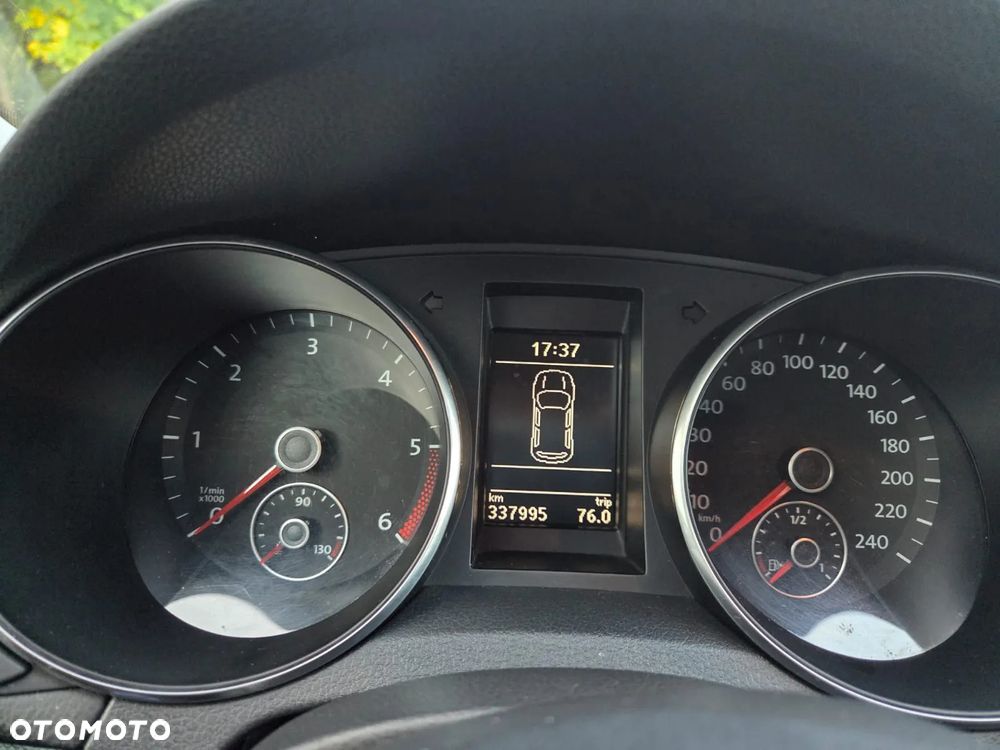 Volkswagen Golf VI 2.0 TDI Comfortline - 15