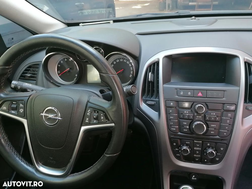 Opel Astra 1.4 Turbo - 2