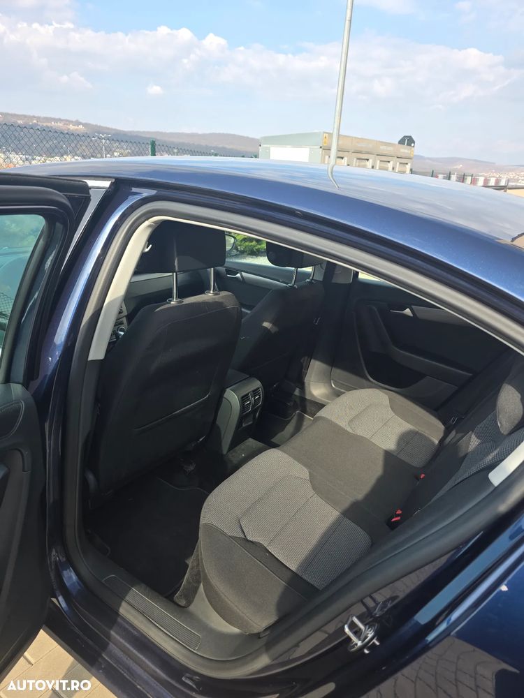 Volkswagen Passat 2.0 TDI DPF Blue TDI DSG Comfortline - 6