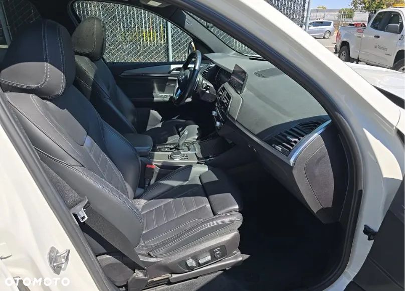 BMW X3 xDrive30i Luxury Line - 11
