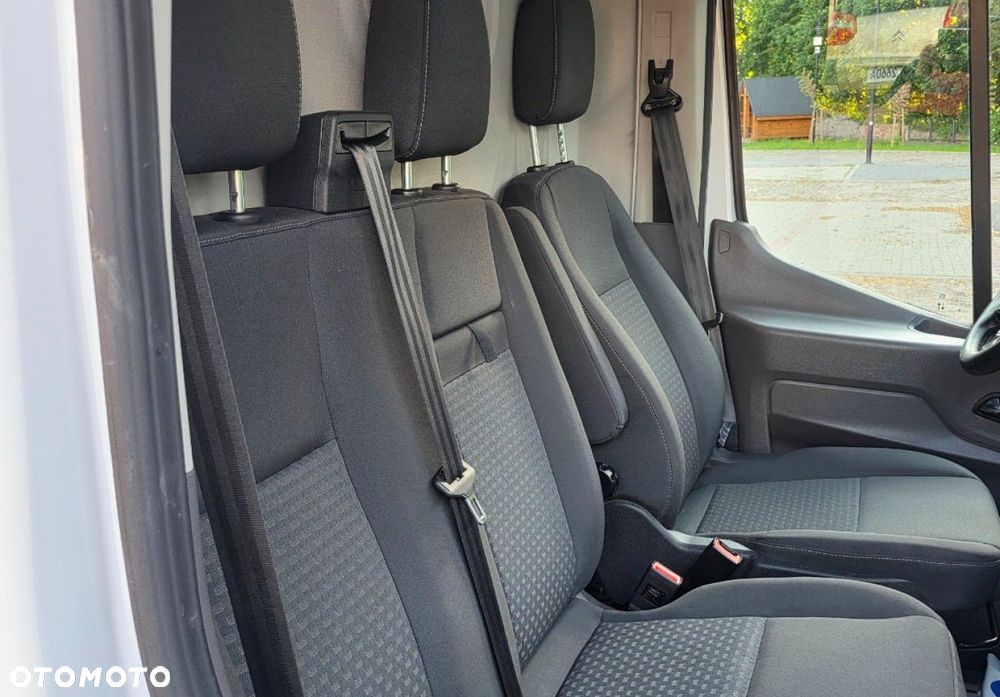 Ford Transit - 25
