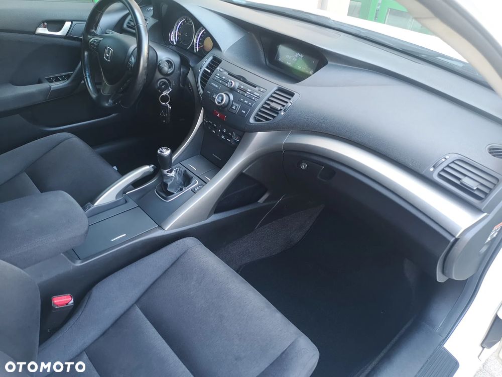 Honda Accord 2.0 Lifestyle - 11