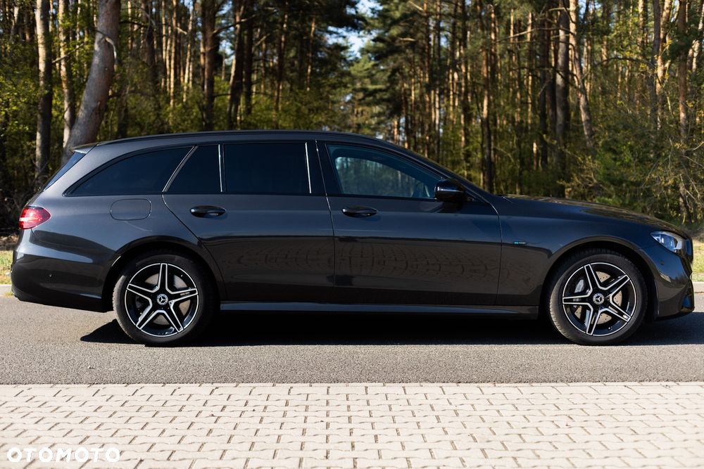 Mercedes-Benz Klasa E 300 de 4Matic 9G-TRONIC Night Edition - 3