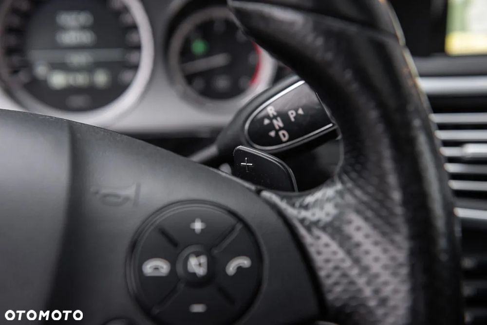 Mercedes-Benz Klasa E 350 CDI BlueEff Avantgarde - 23