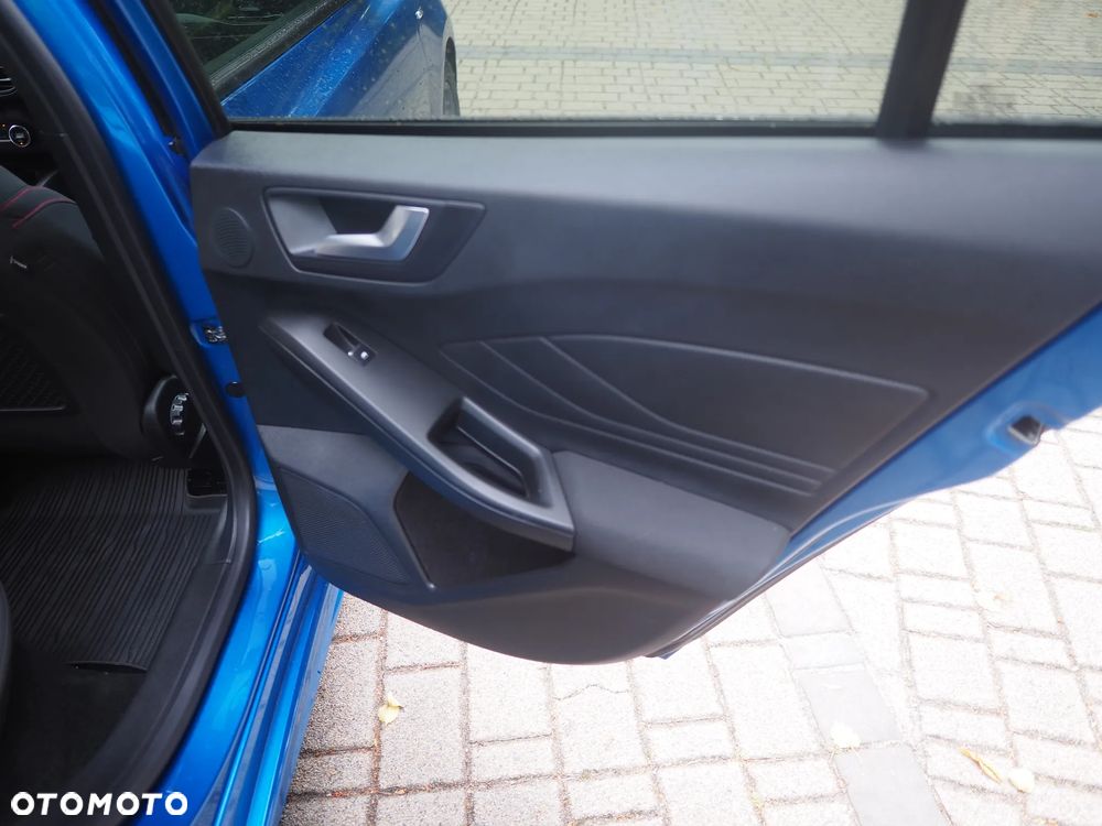 Ford Focus 1.0 EcoBoost mHEV ST-Line X - 17