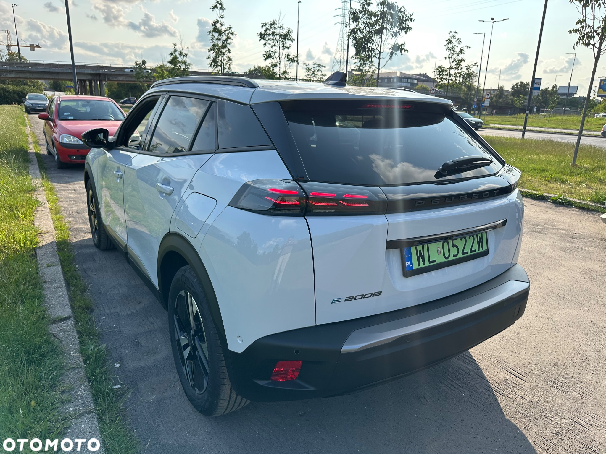 Peugeot 2008 e-2008 54kWh Allure - 3