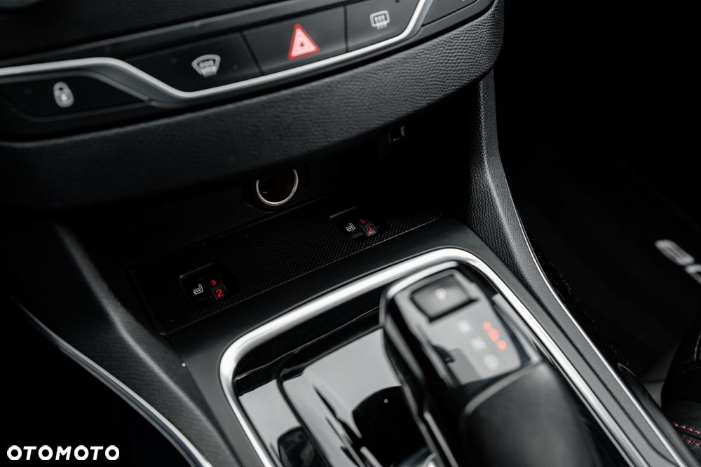 Peugeot 308 PureTech 130 EAT8 GT - 32