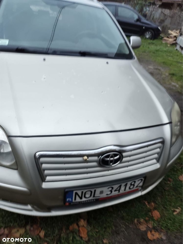 Toyota Avensis - 1