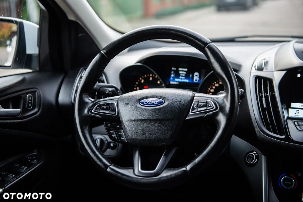 Ford Kuga 2.0 TDCi 2x4 Titanium - 30