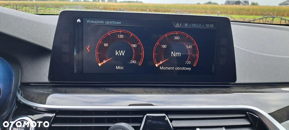 BMW Seria 5 530d xDrive M Sport sport - 32