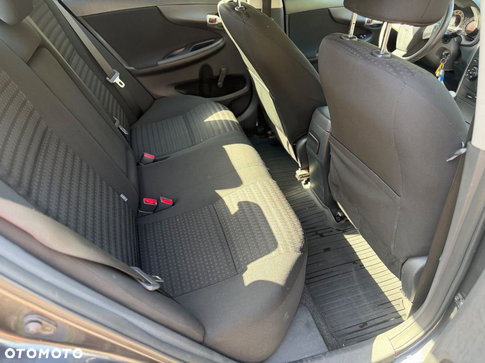 Toyota Corolla 1.6 Luna - 10