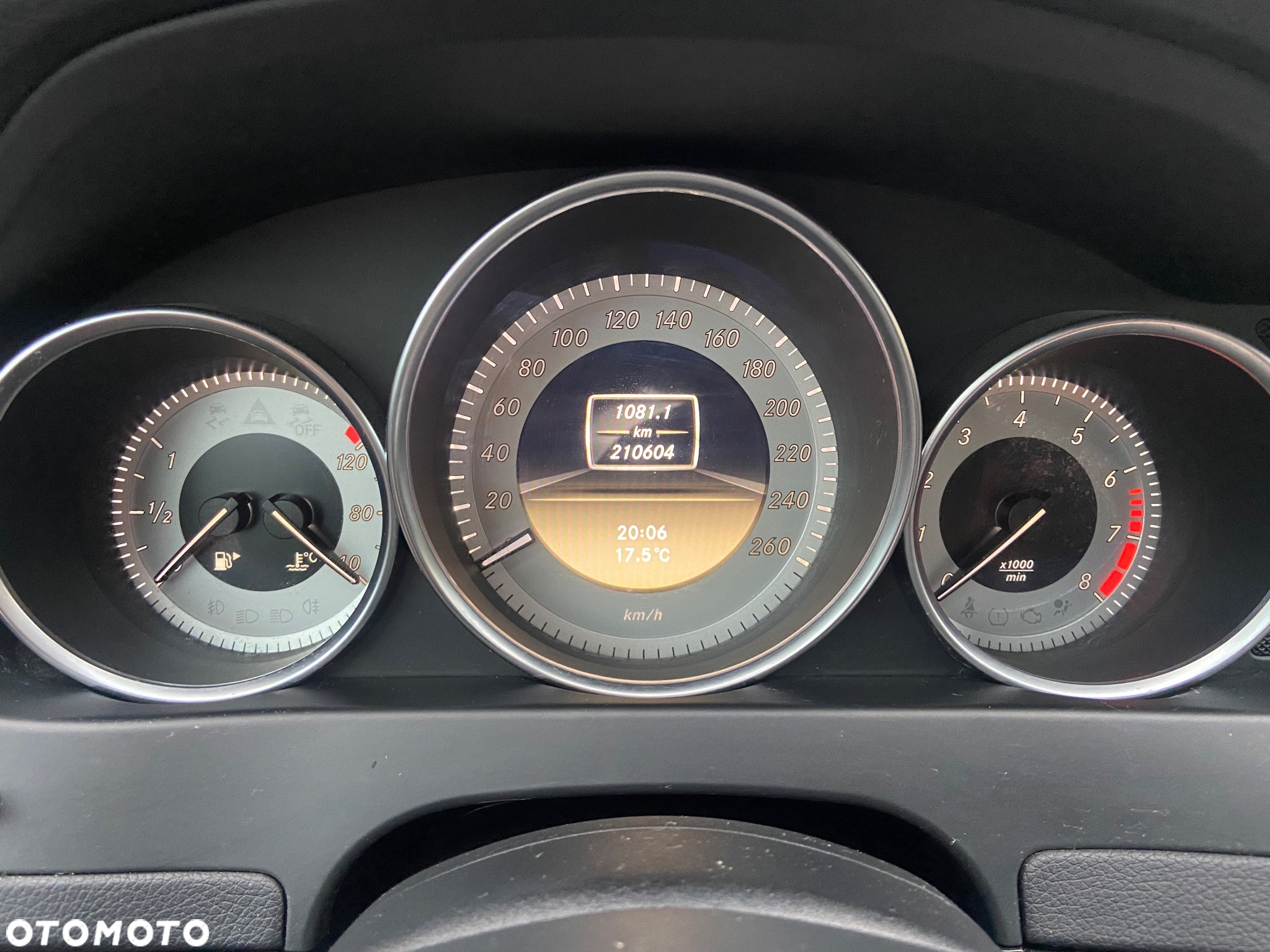 Mercedes-Benz Klasa C 180 CGI BlueEff - 10