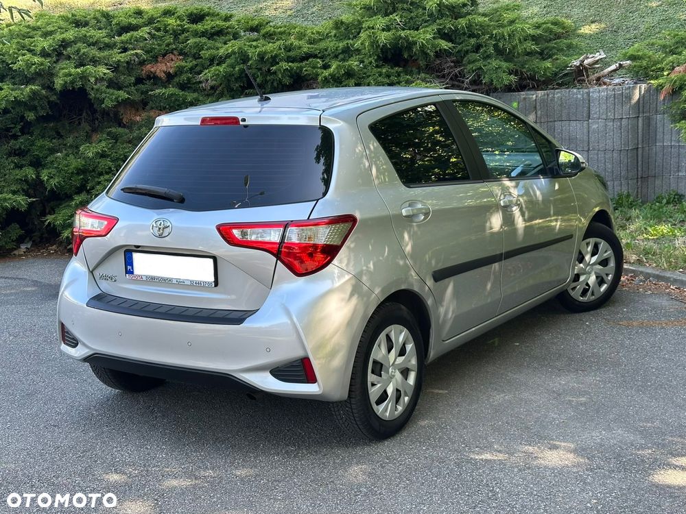Toyota Yaris 1.5 Premium - 4