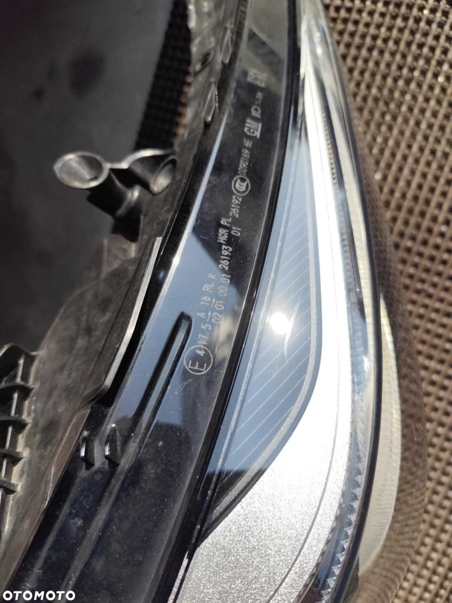 Cadillac XT4 lewy reflektor europejski kompletny 2018-23 - 2