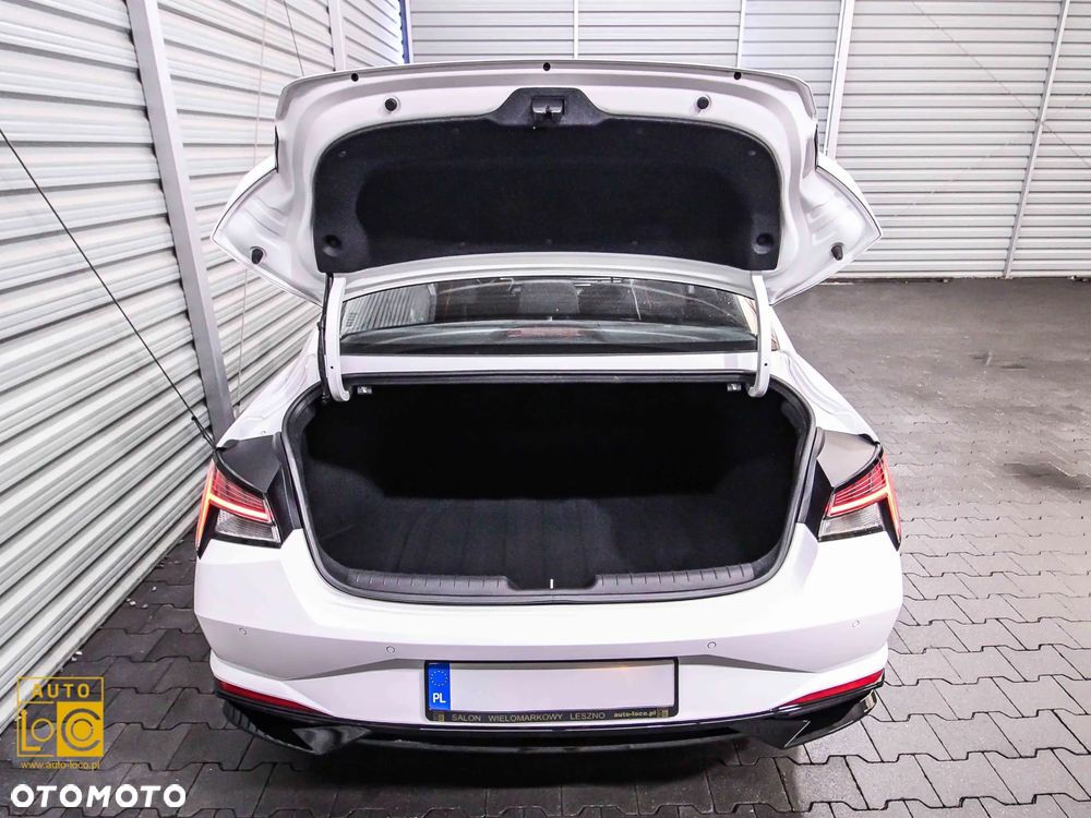Hyundai Elantra 1.6 Executive CVT - 13