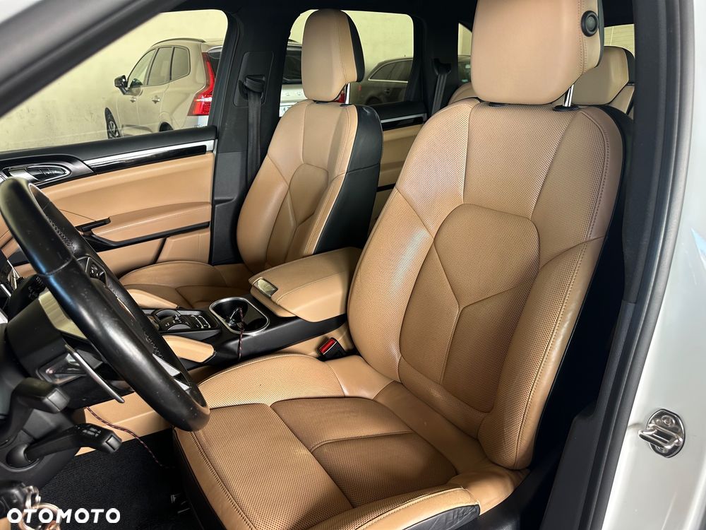 Porsche Cayenne Diesel Platinum Edition - 24