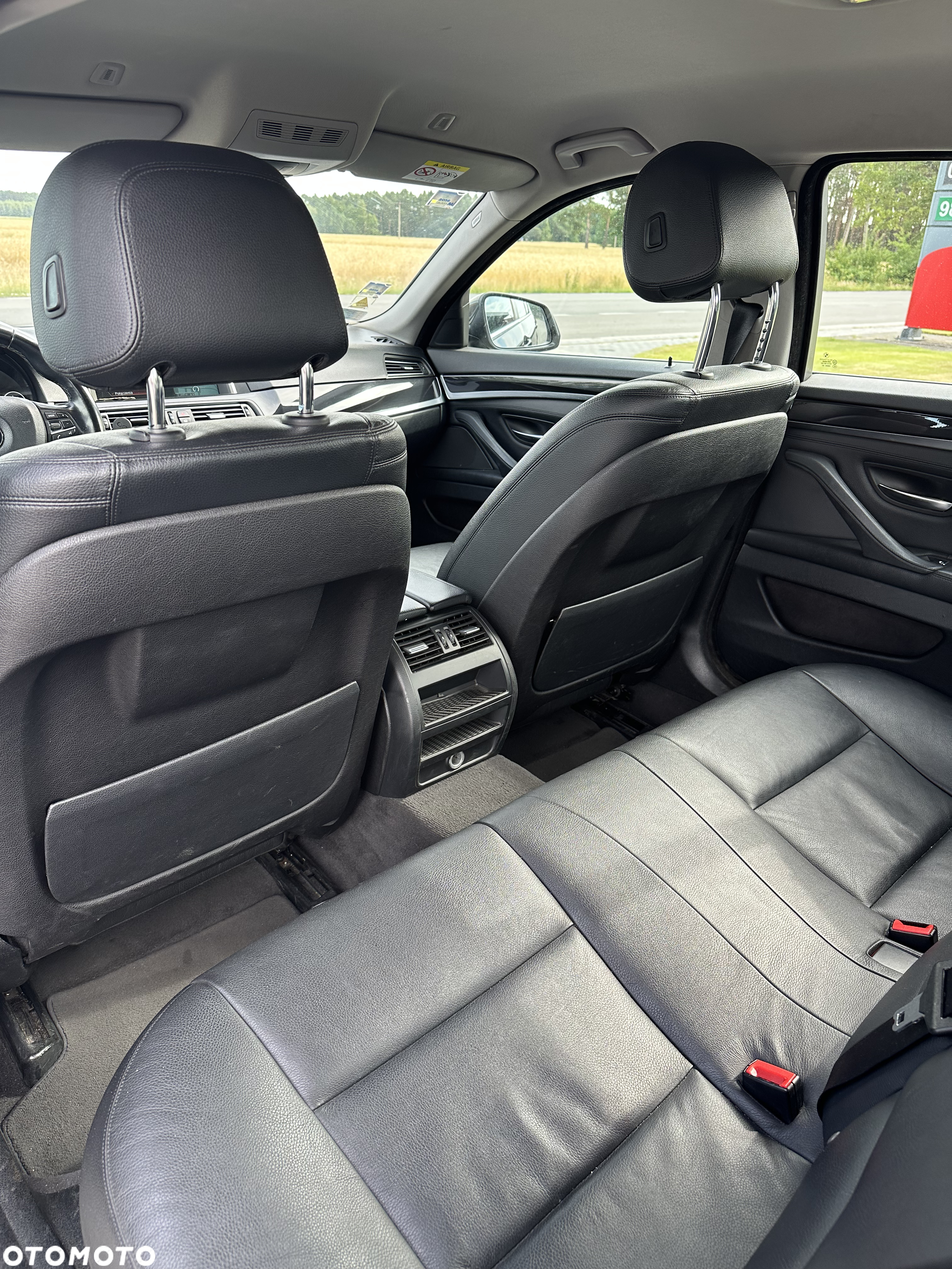 BMW Seria 5 525d xDrive - 13