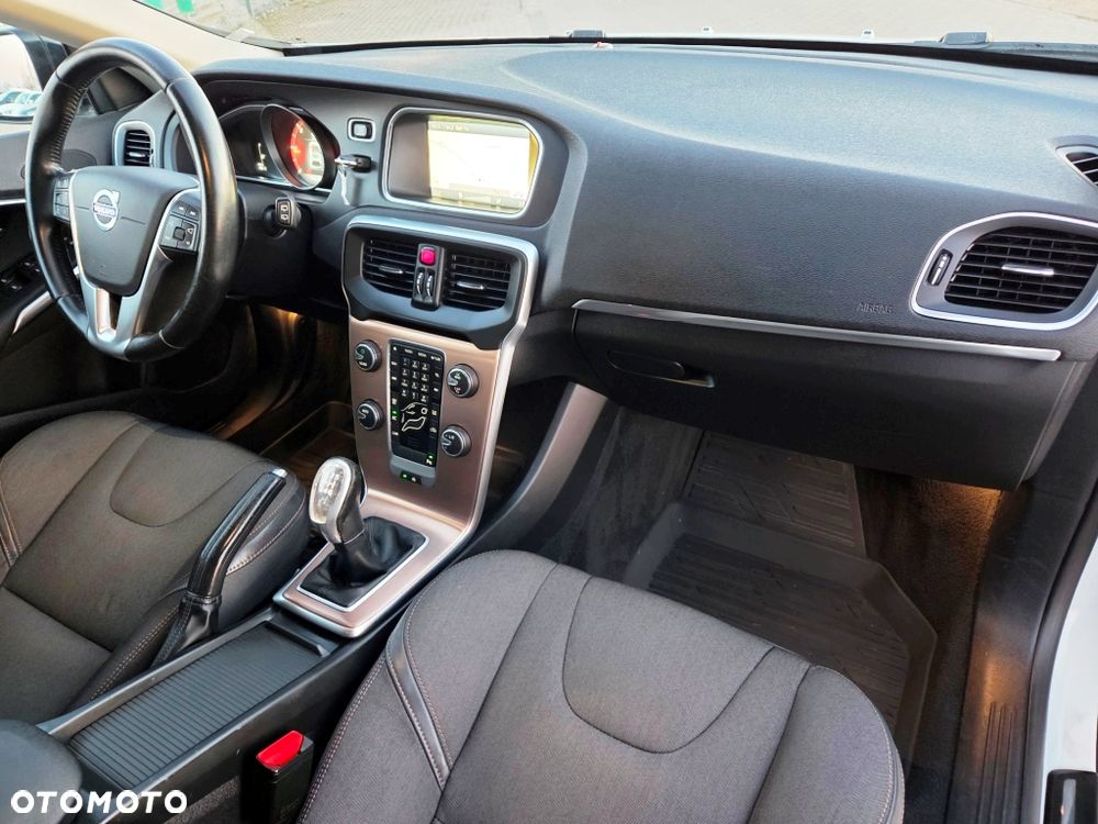 Volvo V40 Cross Country D2 Momentum - 30