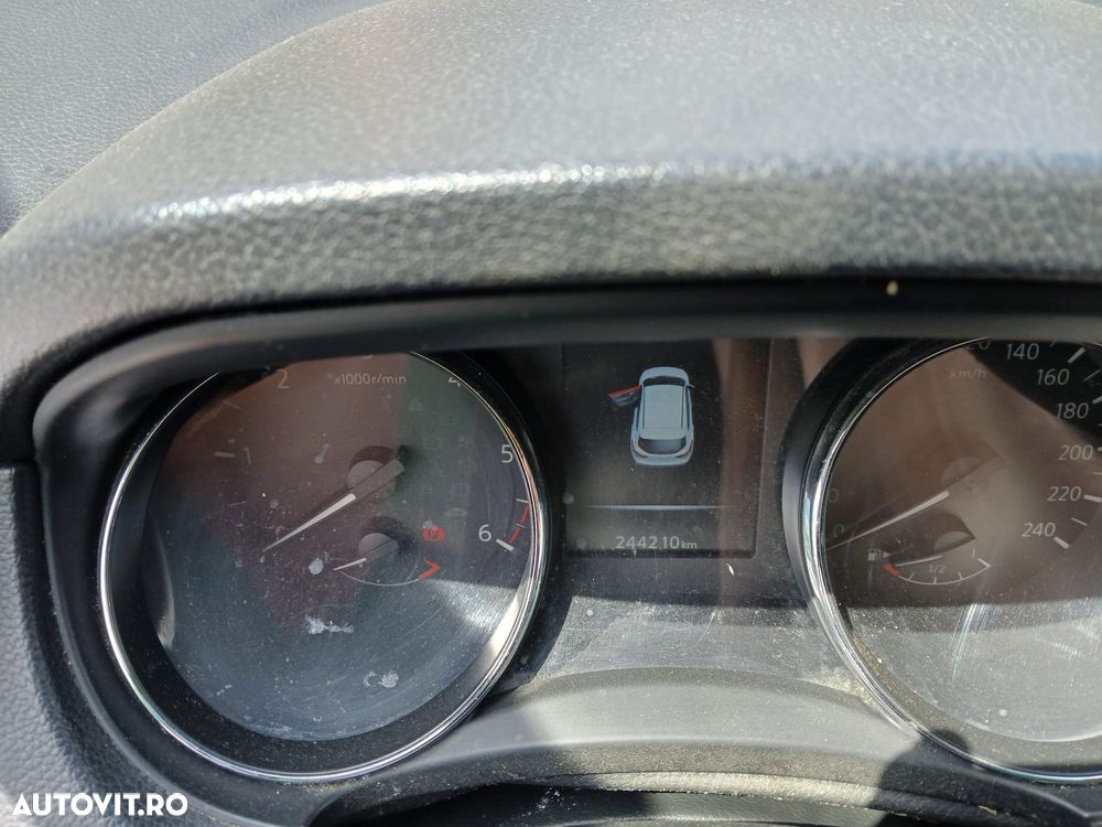 Nissan Qashqai 1.6 dCi DPF 4x4 Start/Stop 360 - 6