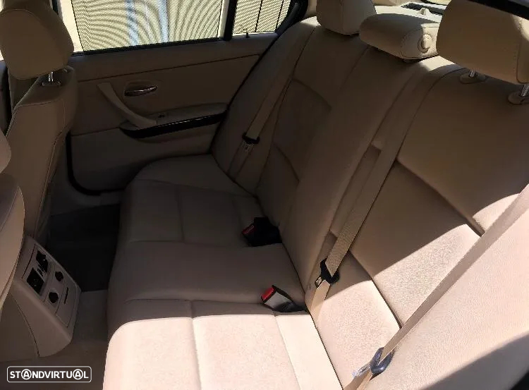 BMW 320 iA Exclusive - 33