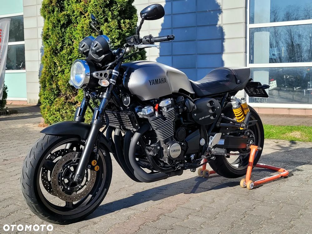 Yamaha XJR - 6