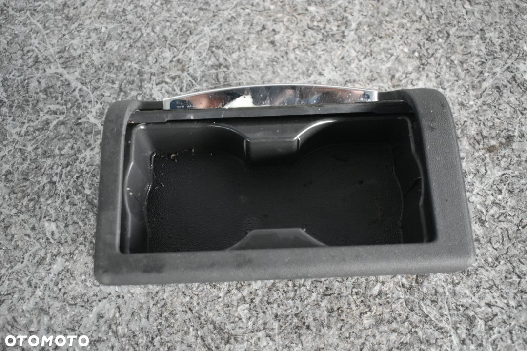 SCHOWEK NA NAPOJE ROLETKA VECTRA C SIGNUM - 4
