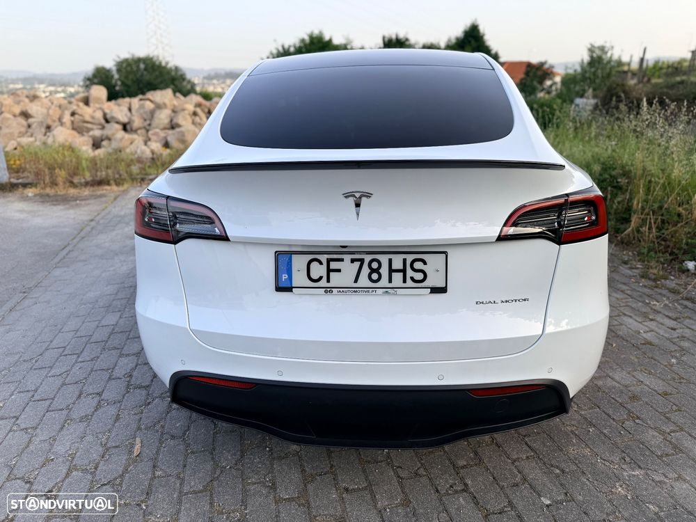 Tesla Model Y - 20