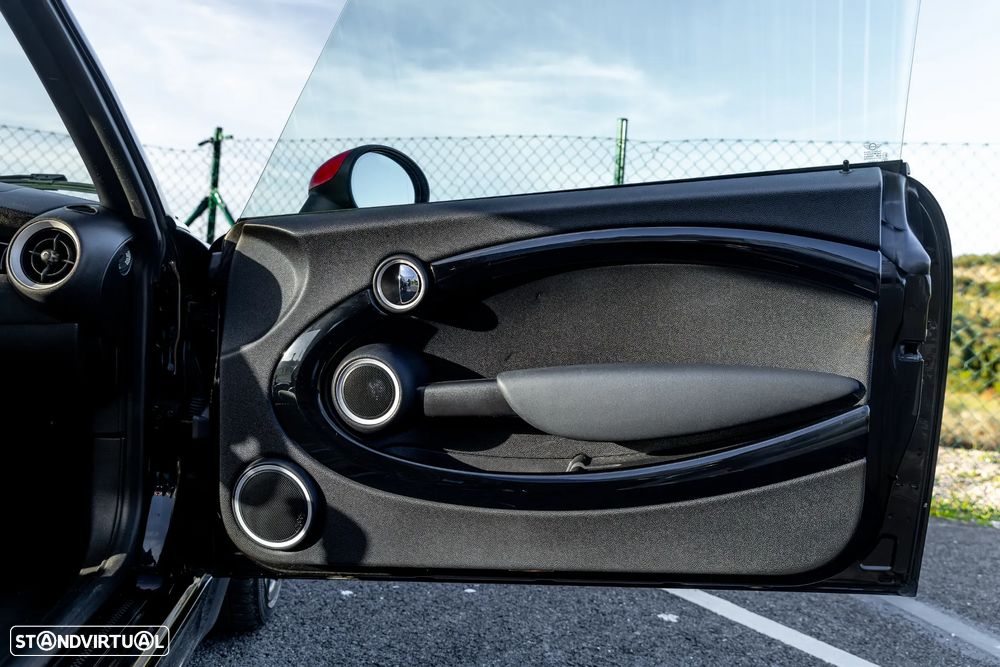 MINI 3 Portas John Cooper Works - 25