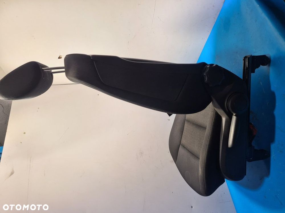 FOTEL KIEROWCY MERCEDES W169 - 9