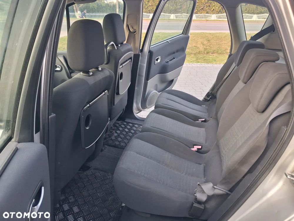 Renault Scenic 1.6 16V Avantage - 10
