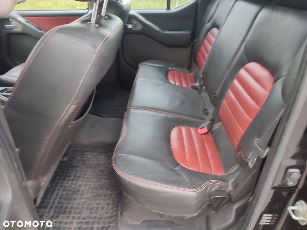 Nissan Navara 2.5 D Platinum - 18